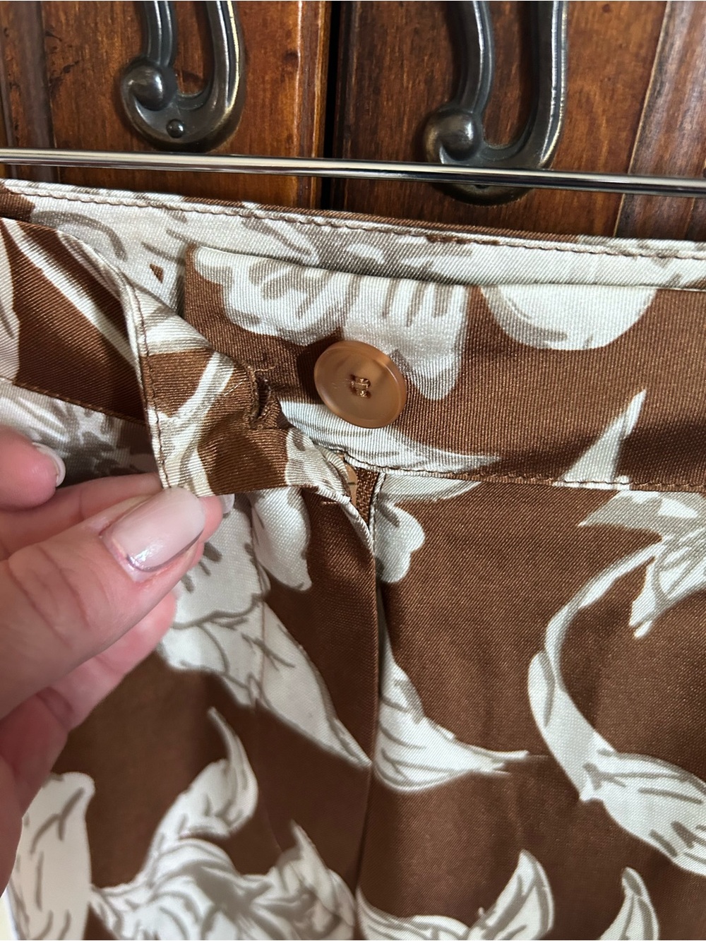 En Saison Wide-Leg Floral Print Pants in Brown and Cream - Picture 6 of 7